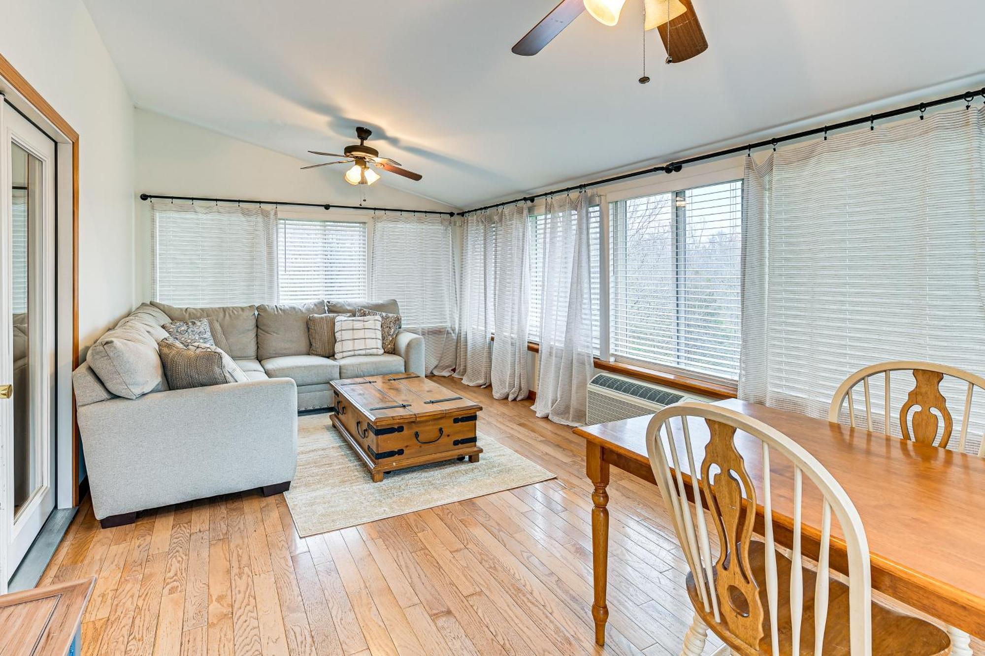 Williamstown Gem With Private Pool And Hot Tub!ヴィラ エクステリア 写真